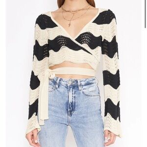 NWOT 4SIENNA Yumi Crochet Tie Waist Top